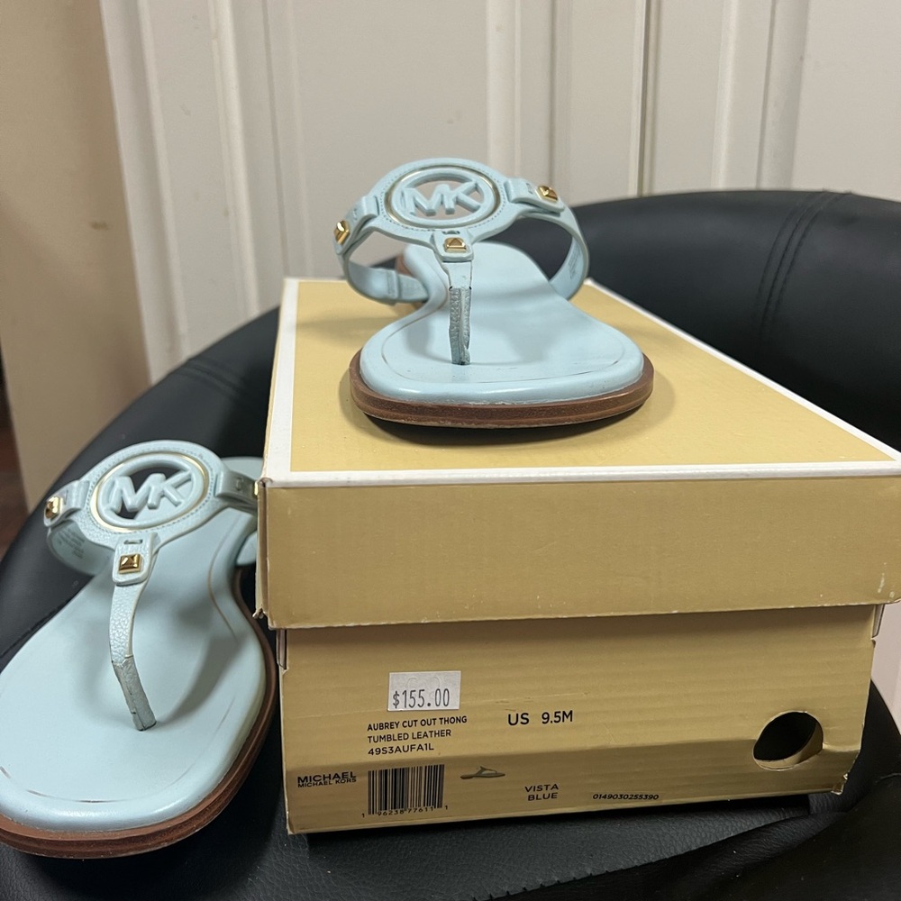 Michael Kors-Aubrey cut out thong tumbled leather. Vista Blue